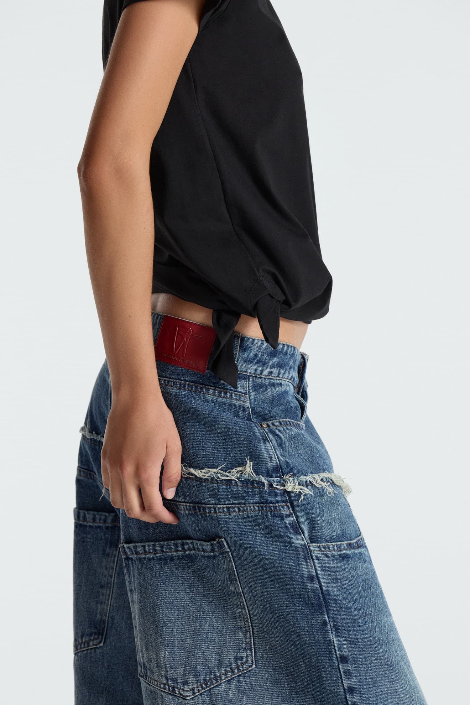 REMERA KNOT